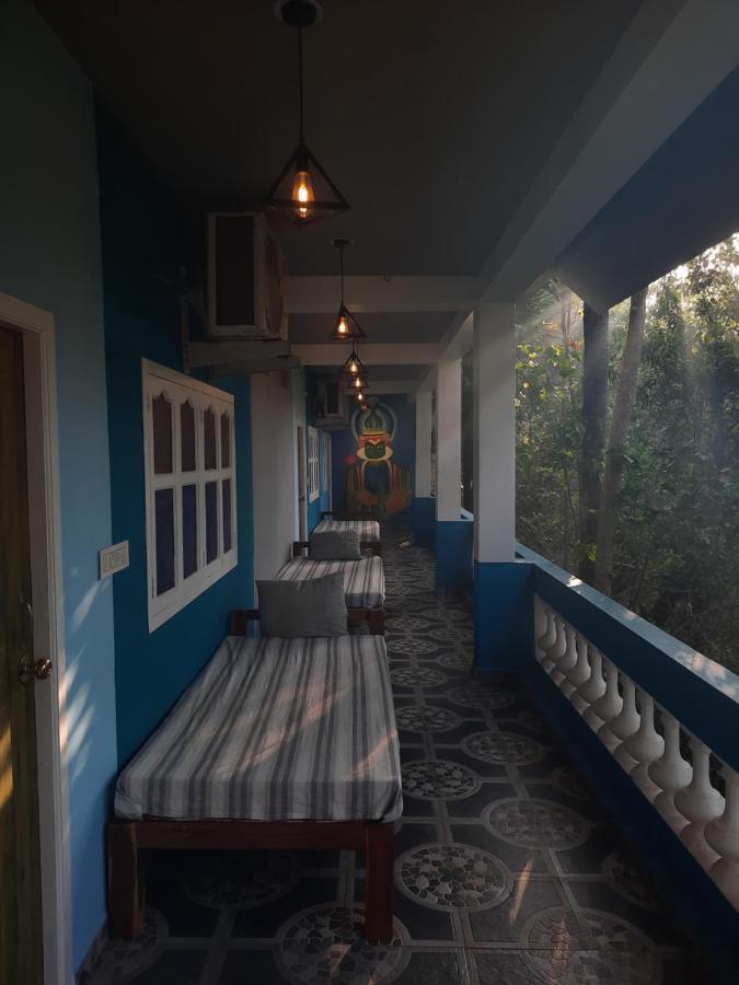 Unearth Hostel Auroville Bagian luar foto