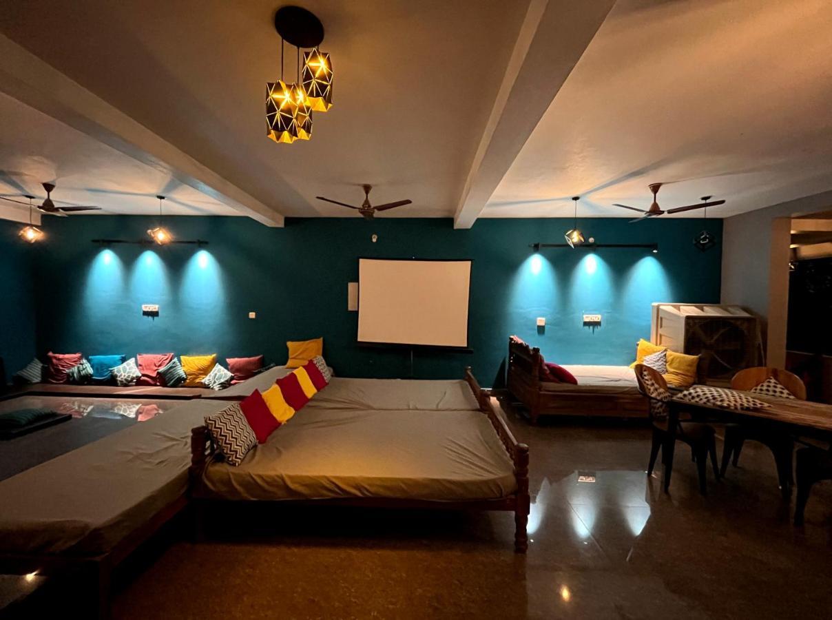 Unearth Hostel Auroville Bagian luar foto