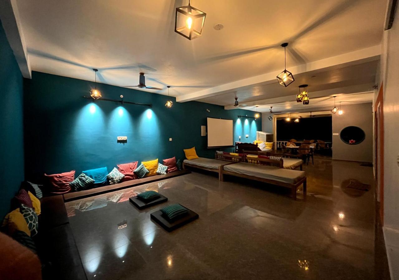 Unearth Hostel Auroville Bagian luar foto